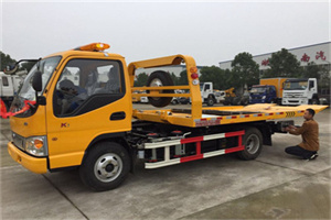 桐城哪里有拖车服务