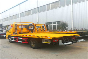 桐城附近拖车救援搭电